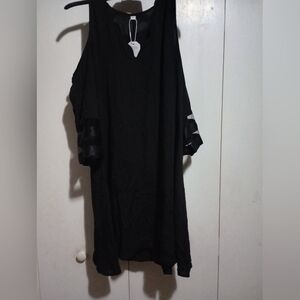 Little black cold shoulder dress XL